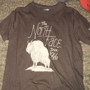 Men’s Large North Face Short Sleeve